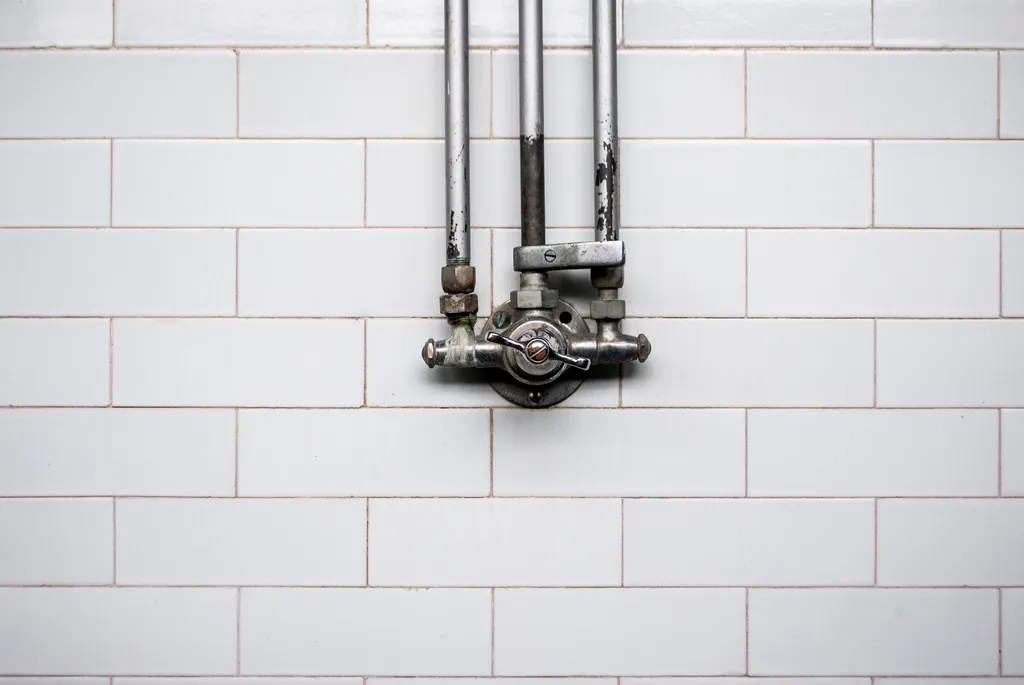 Hot and cold water pipes with a shutoff valve